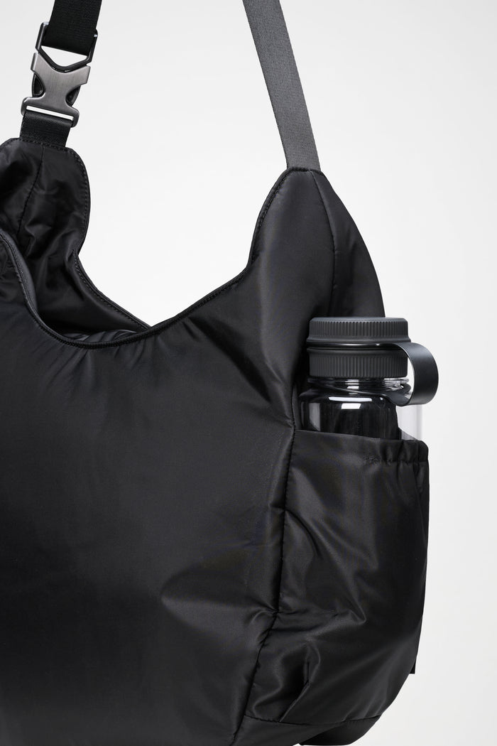 RAINS Delphi Shoulder Bag Large Black 28L H45 x D14 x W32 cm Shoulder Bag