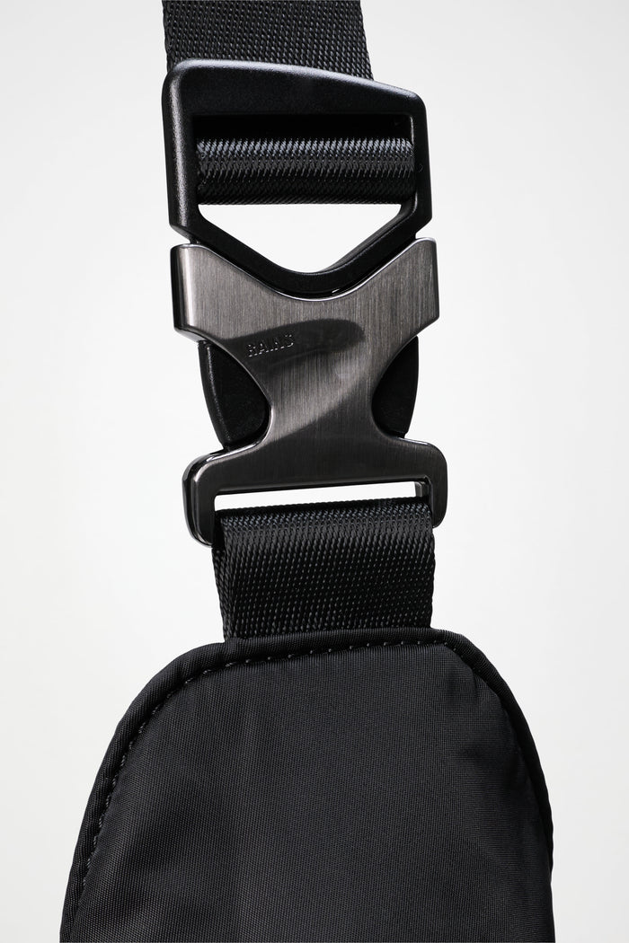 RAINS Delphi Shoulder Bag Large Black 28L H45 x D14 x W32 cm Shoulder Bag