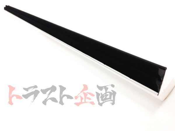 NISSAN Inner Door Molding RH - Skyline R32 BNR32 #663101019 NISSAN
